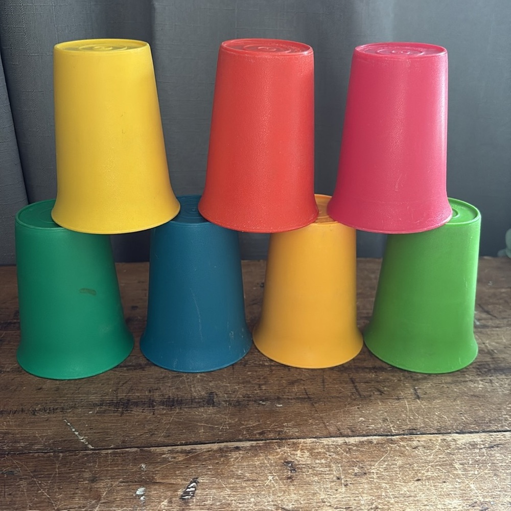 Vintage Tupperware #109 Authentic Kids Plastic Tumblers ~Set of 7 Colourful Cups - Picture 8 of 13
